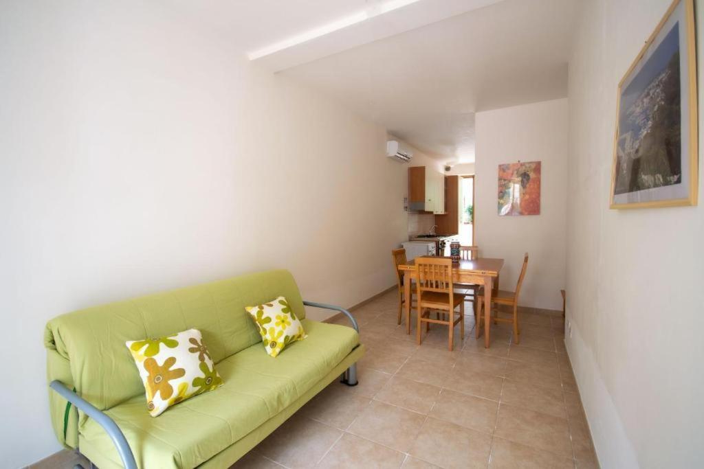 Blue Area Apartments - Fromhometosalento Torre dell'Orso Eksteriør billede